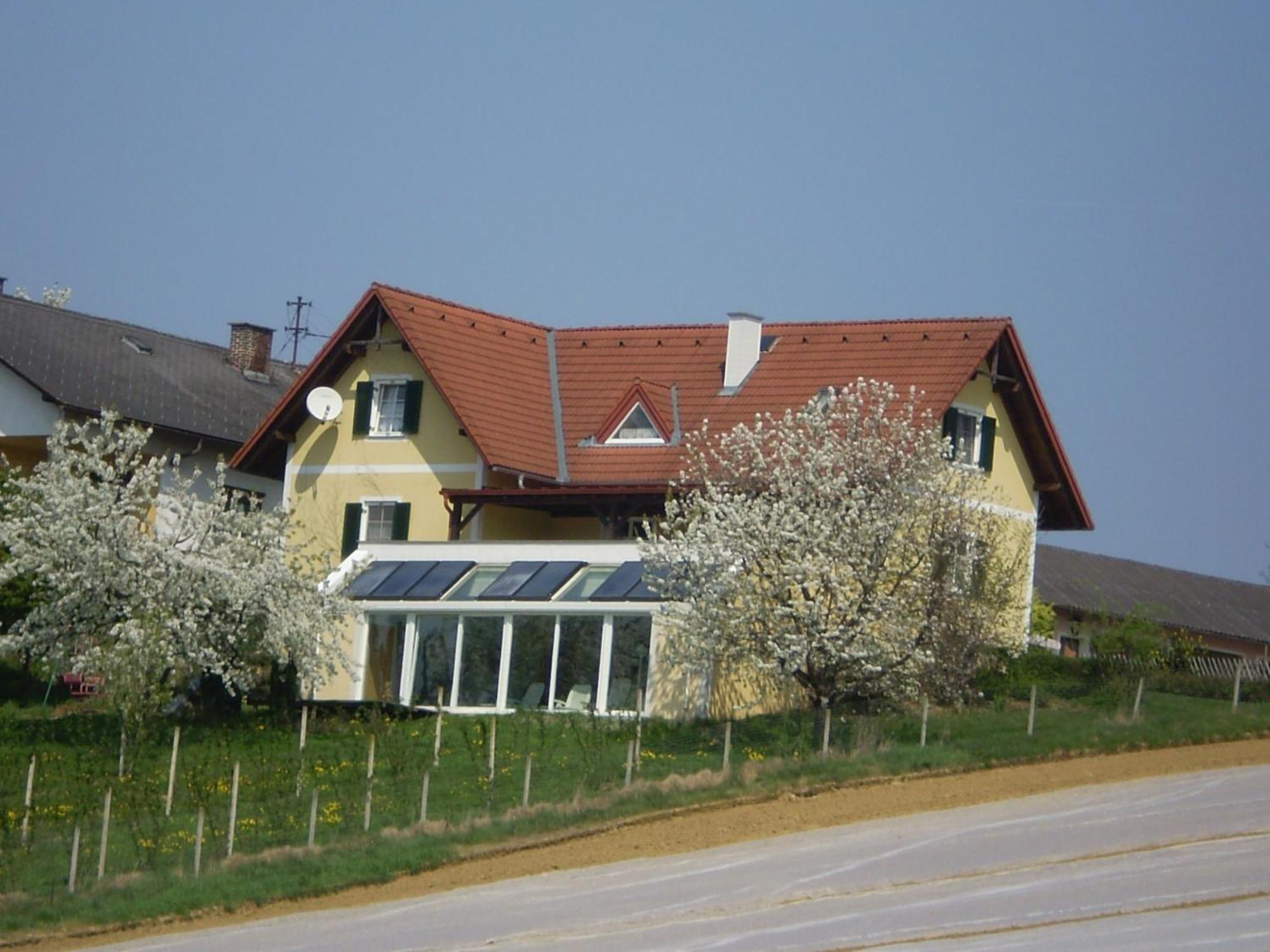 Gaestehaus Haagen Bad Waltersdorf Dış mekan fotoğraf