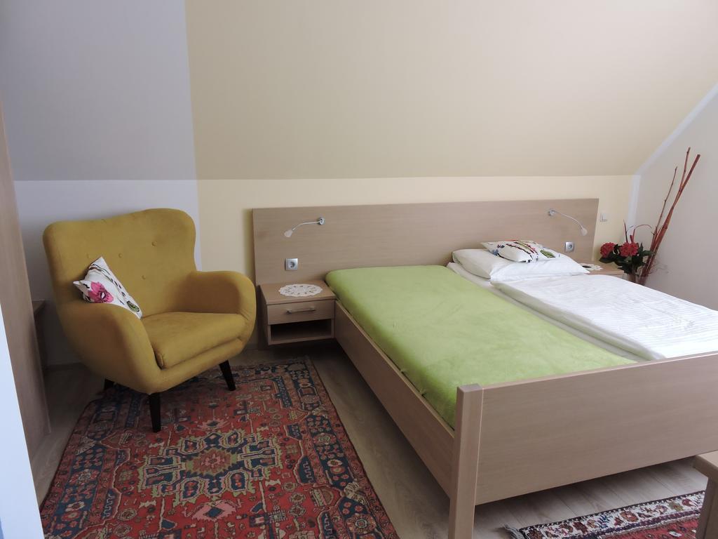 Gaestehaus Haagen Bad Waltersdorf Dış mekan fotoğraf