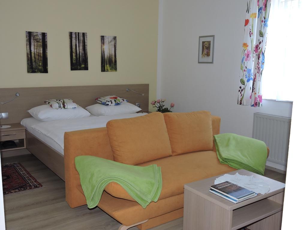 Gaestehaus Haagen Bad Waltersdorf Dış mekan fotoğraf