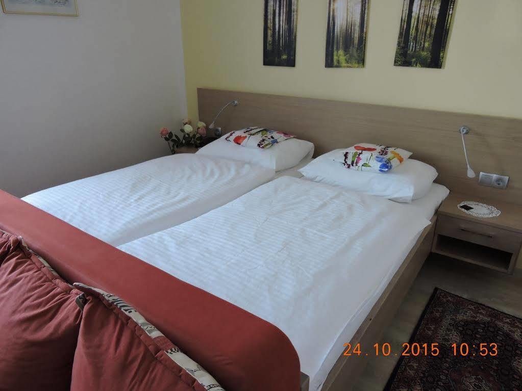 Gaestehaus Haagen Bad Waltersdorf Dış mekan fotoğraf