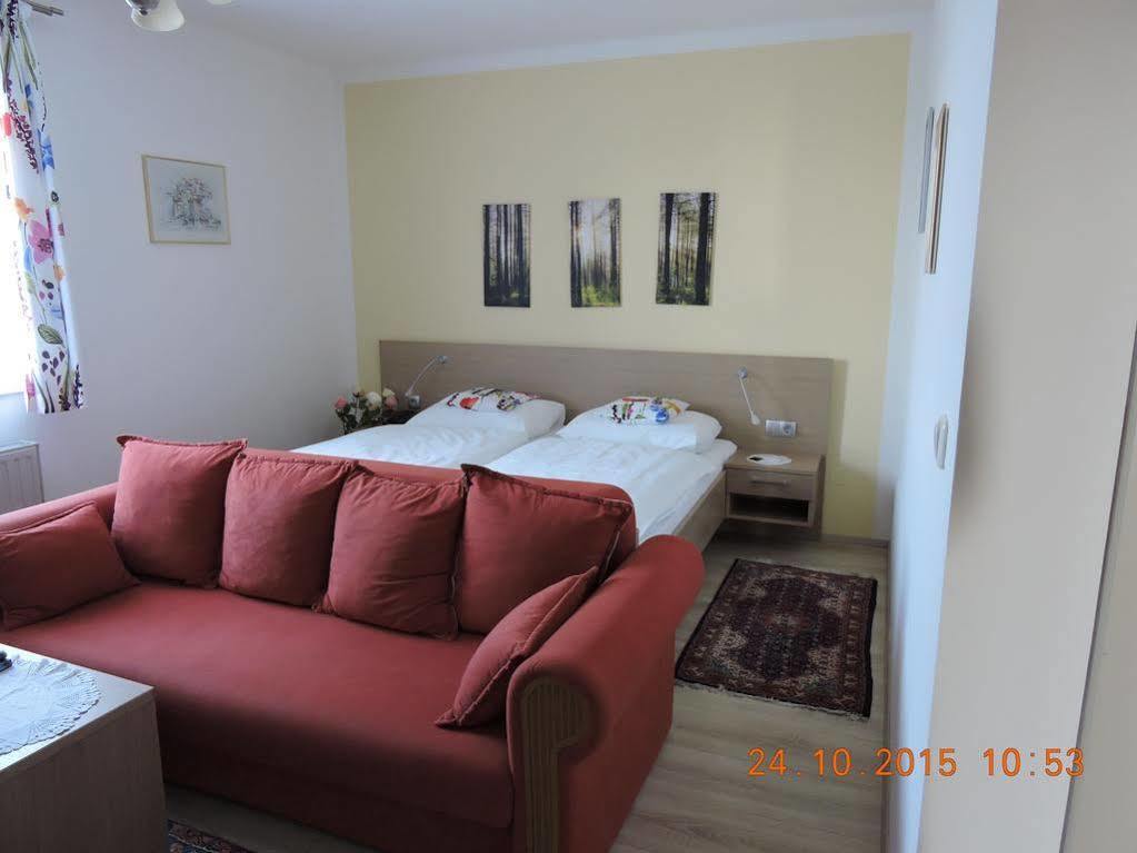 Gaestehaus Haagen Bad Waltersdorf Dış mekan fotoğraf